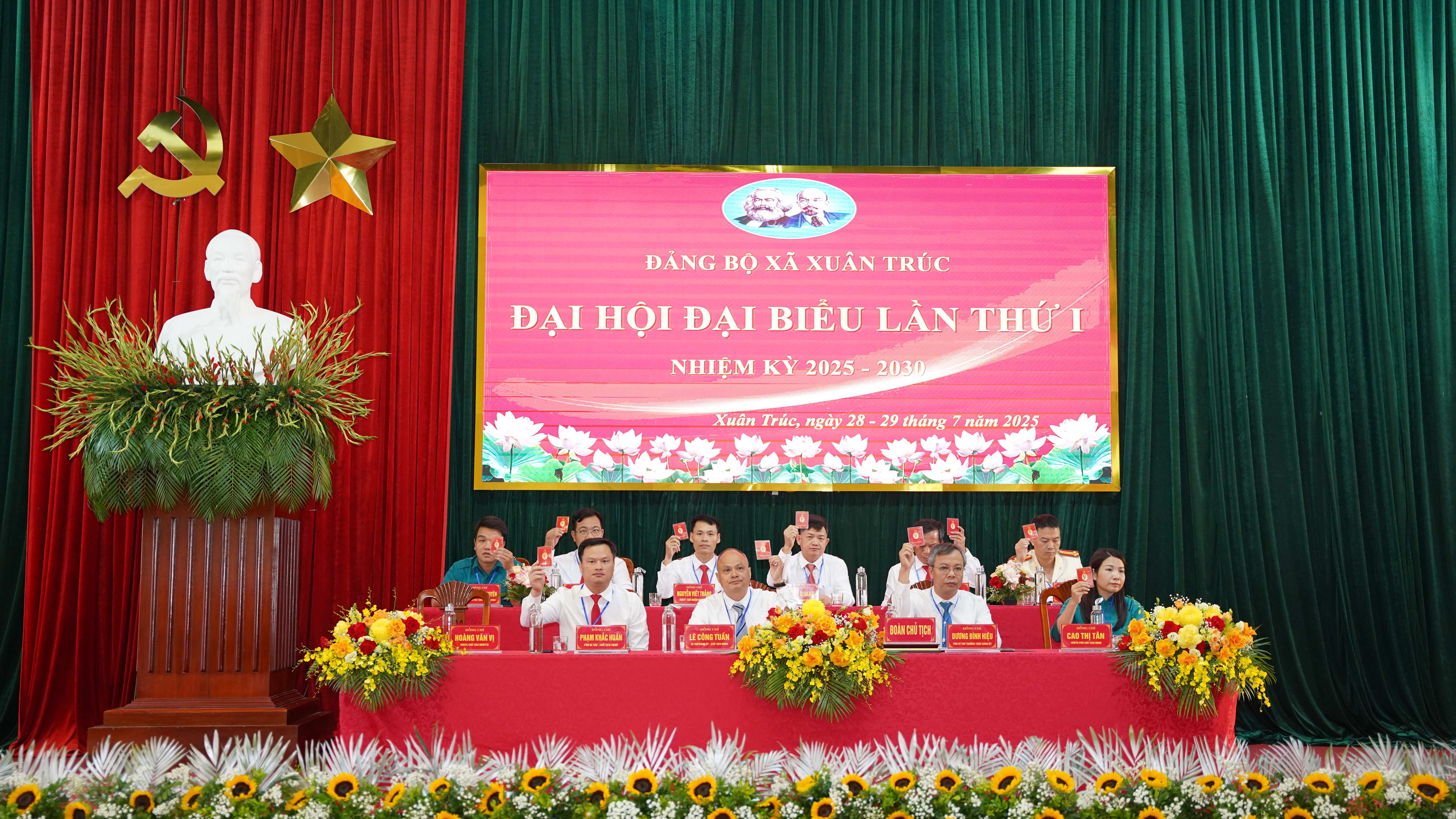 Ngày làm việc đầu tiên Đại hội đại biểu lần thứ I Đảng bộ xã Xuân Trúc, nhiệm kỳ 2025–2030
