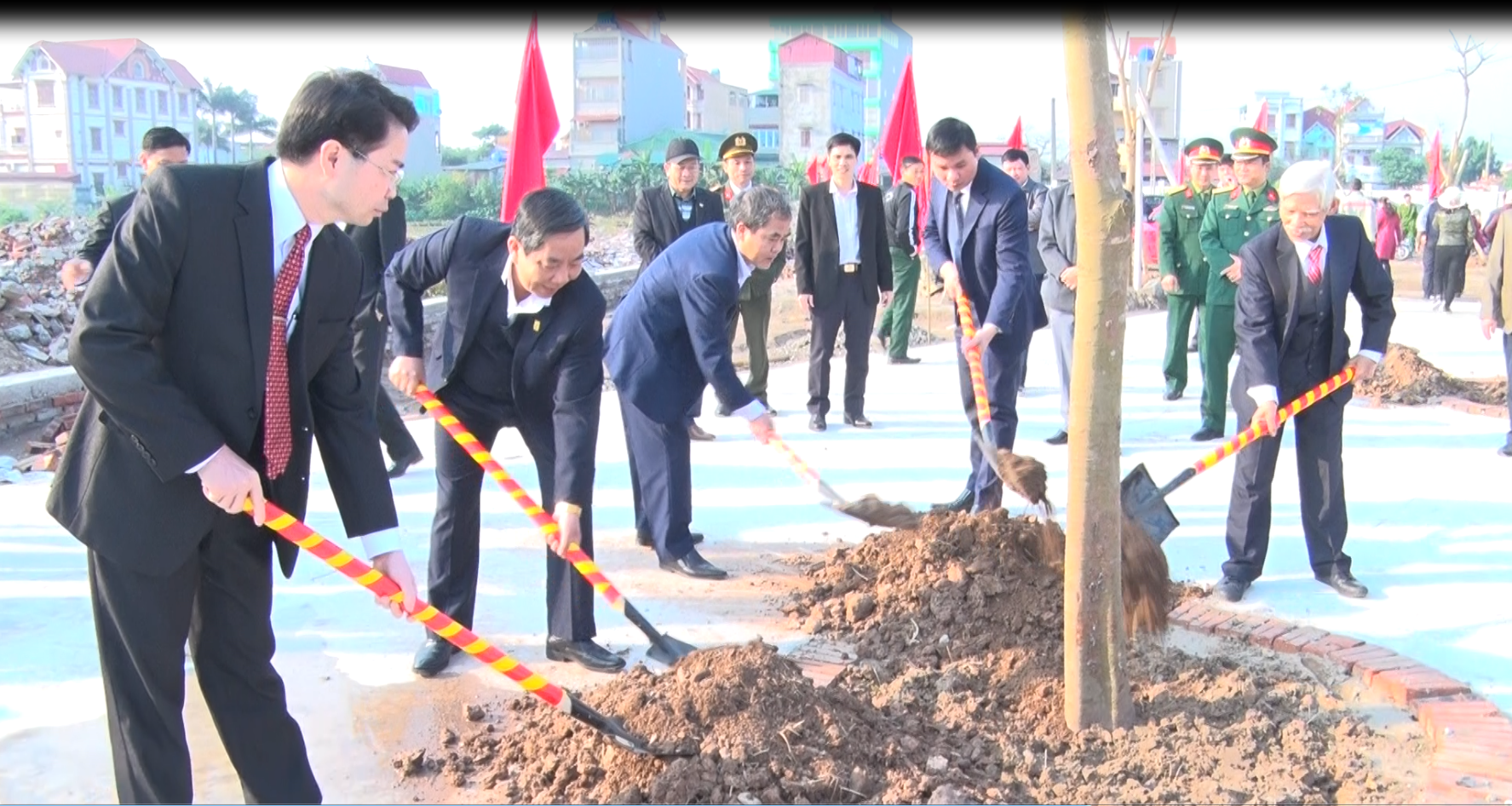 Huyện Ân Thi Phát động tết trồng cây Canh Tý 2020