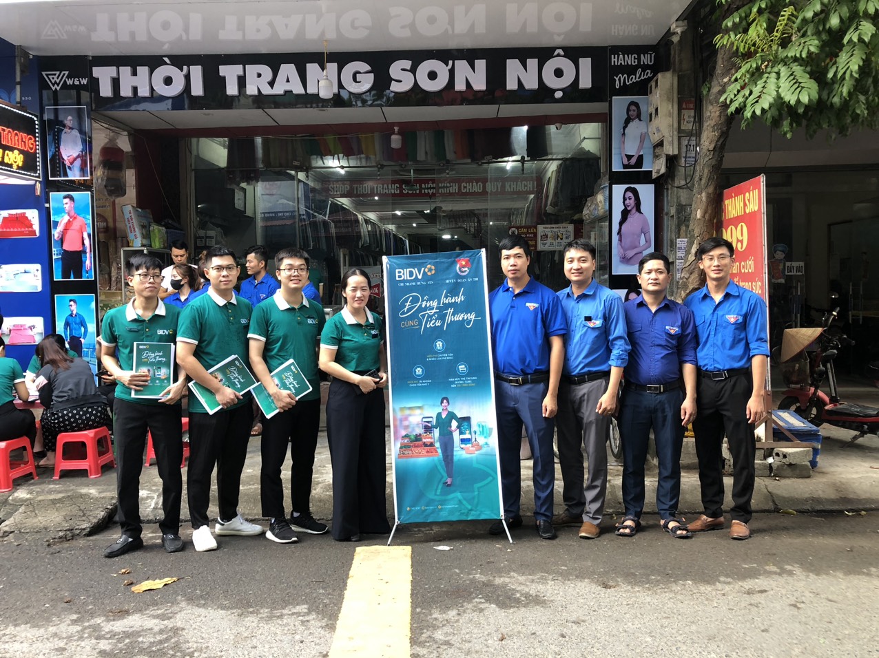 Huyện Ân Thi: Ra mắt mô hình “Tuyến phố thanh toán không dùng tiền mặt” tại xã Hồng Quang