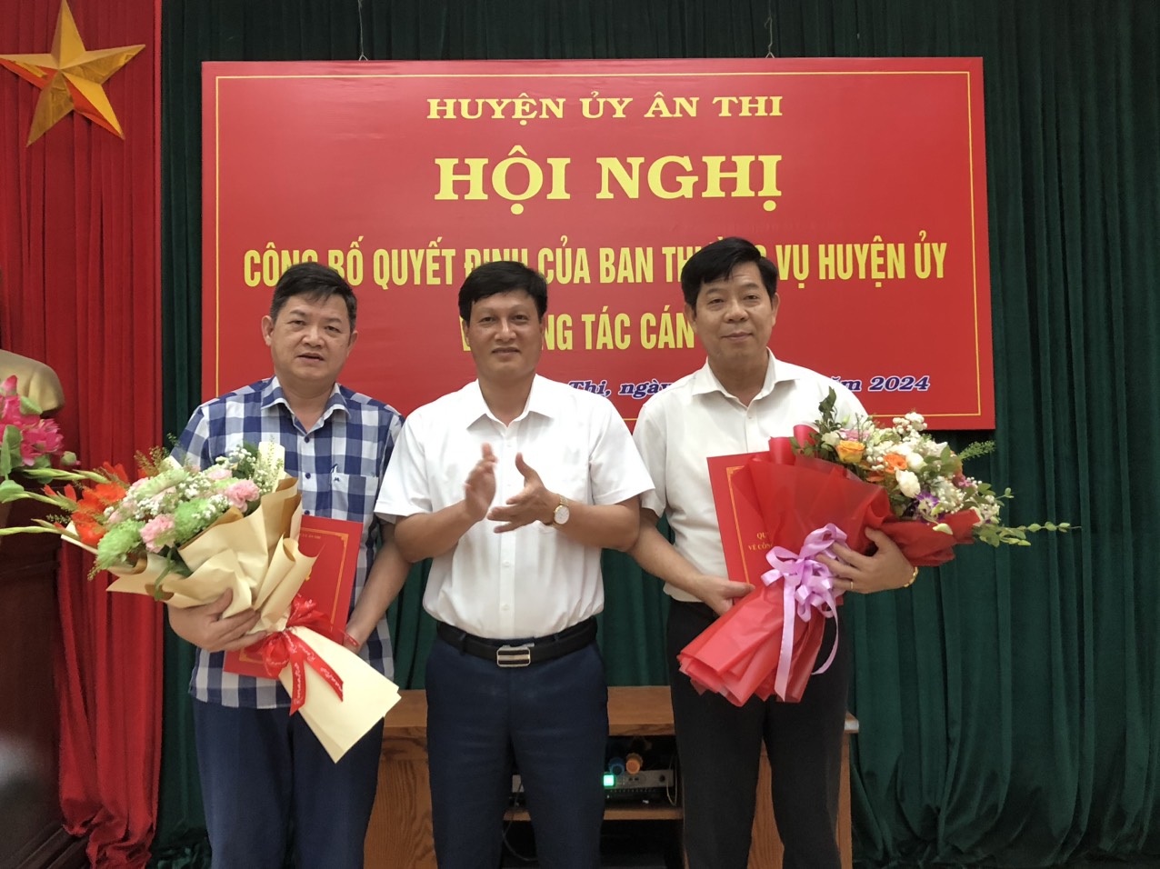 Hội nghị công bố các Quyết định của Ban Thường vụ Huyện uỷ về công tác cán bộ