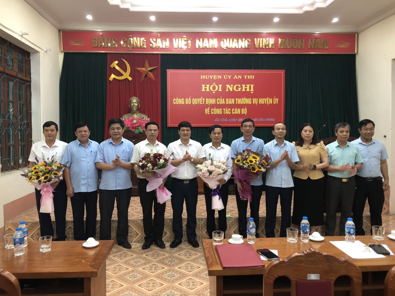 Hội nghị công bố các Quyết định của Ban Thường vụ Huyện uỷ về công tác cán bộ
