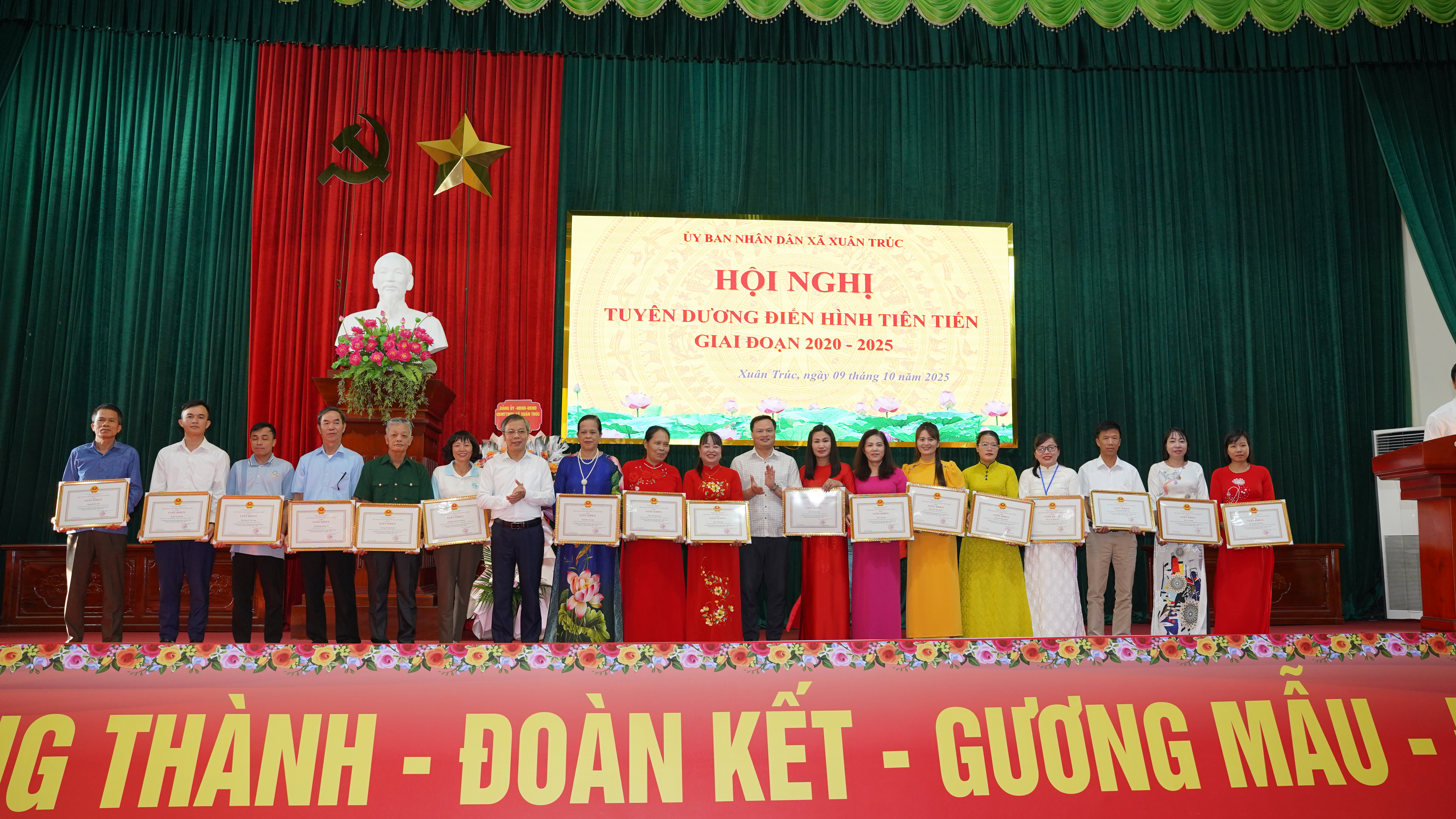 Xã Xuân Trúc tổ chức hội nghị tuyên dương điển hình tiên tiến, giai đoạn 2020-2025.