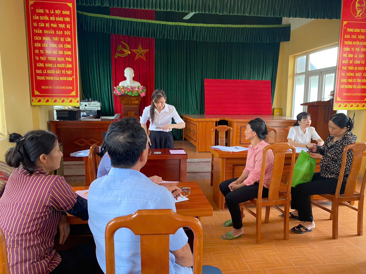 XÃ XUÂN TRÚC TRIỂN KHAI THU THẬP THÔNG TIN PHỤC VỤ CHIẾN DỊCH “90 NGÀY LÀM SẠCH CƠ SỞ DỮ LIỆU ĐẤT ĐAI”