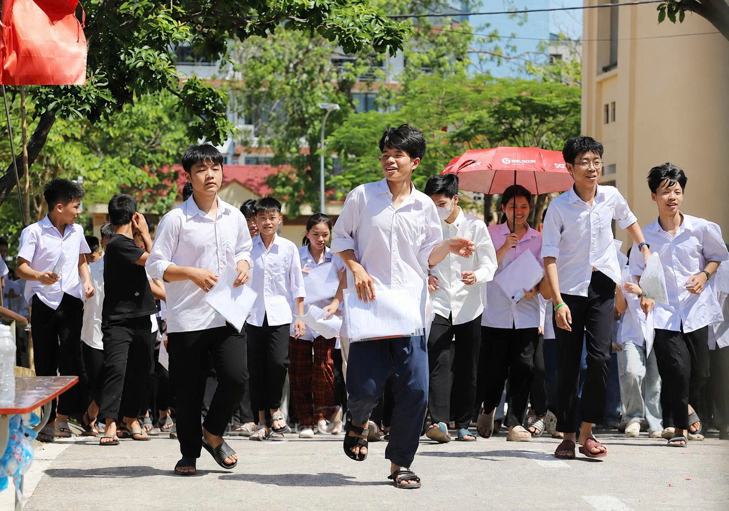 Xã Xuân Trúc: Trên 300 thí sinh bước vào ngày thi đầu tiên Kỳ thi tuyển sinh vào lớp 10 THPT năm học 2026 – 2027.
