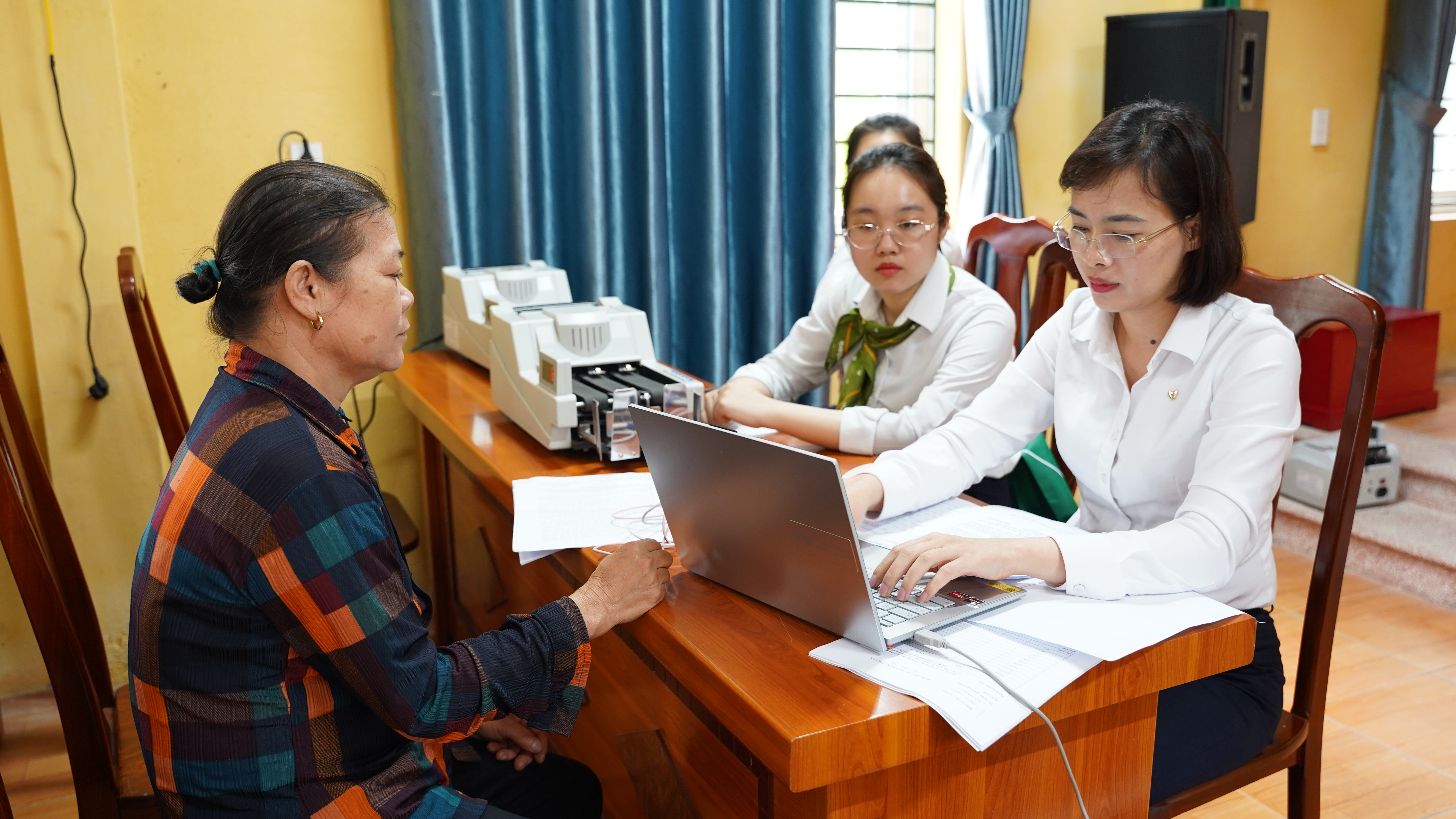 Chi trả tiền bồi thường, hỗ trợ cho các hộ dân có đất thu hồi thuộc dự án Khu công nghiệp Thổ Hoàng