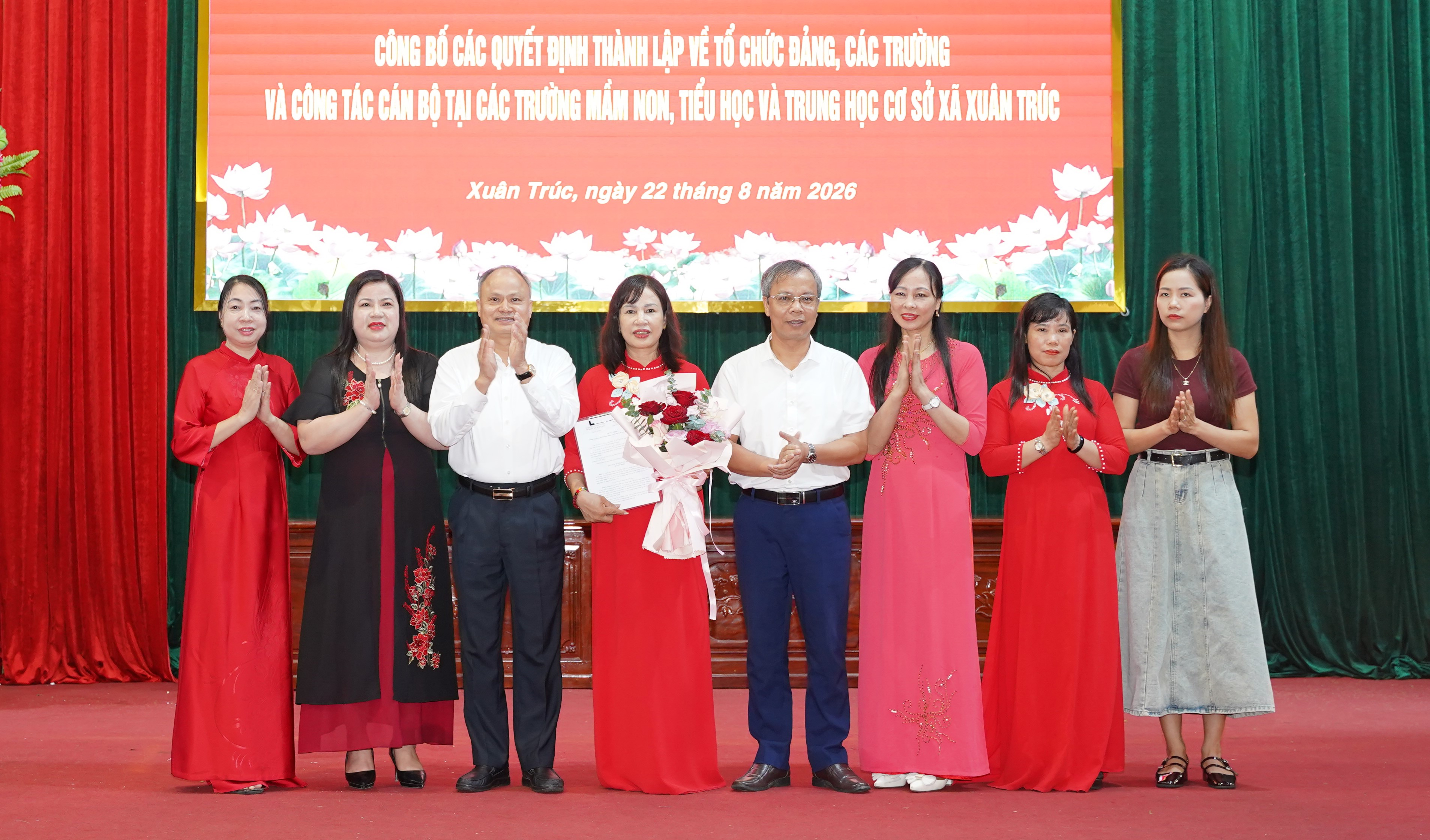 Xã Xuân Trúc công bố các quyết định thành lập trường, tổ chức Đảng và công tác cán bộ sau sắp xếp