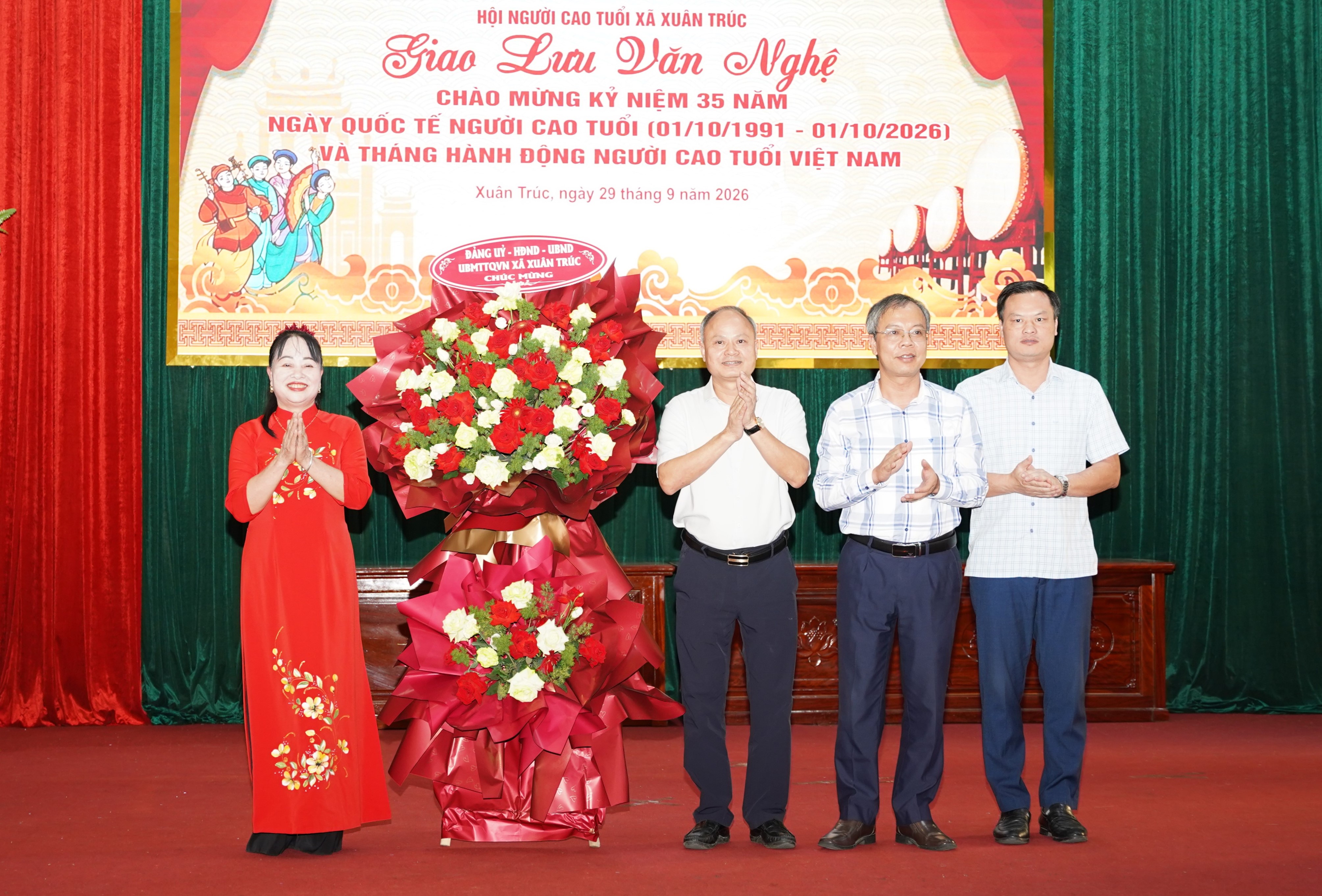 HỘI NGƯỜI CAO TUỔI XÃ XUÂN TRÚC TỔ CHỨC GIAO LƯU VĂN NGHỆ CHÀO MỪNG NGÀY QUỐC TẾ NGƯỜI CAO TUỔI 1/10